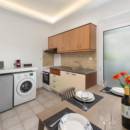 Iliana Apartment